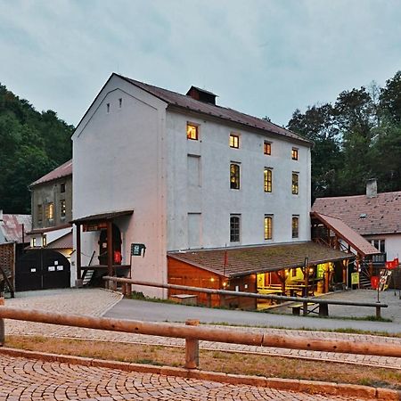 Housuv Mlyn Hotel Табор Екстериор снимка